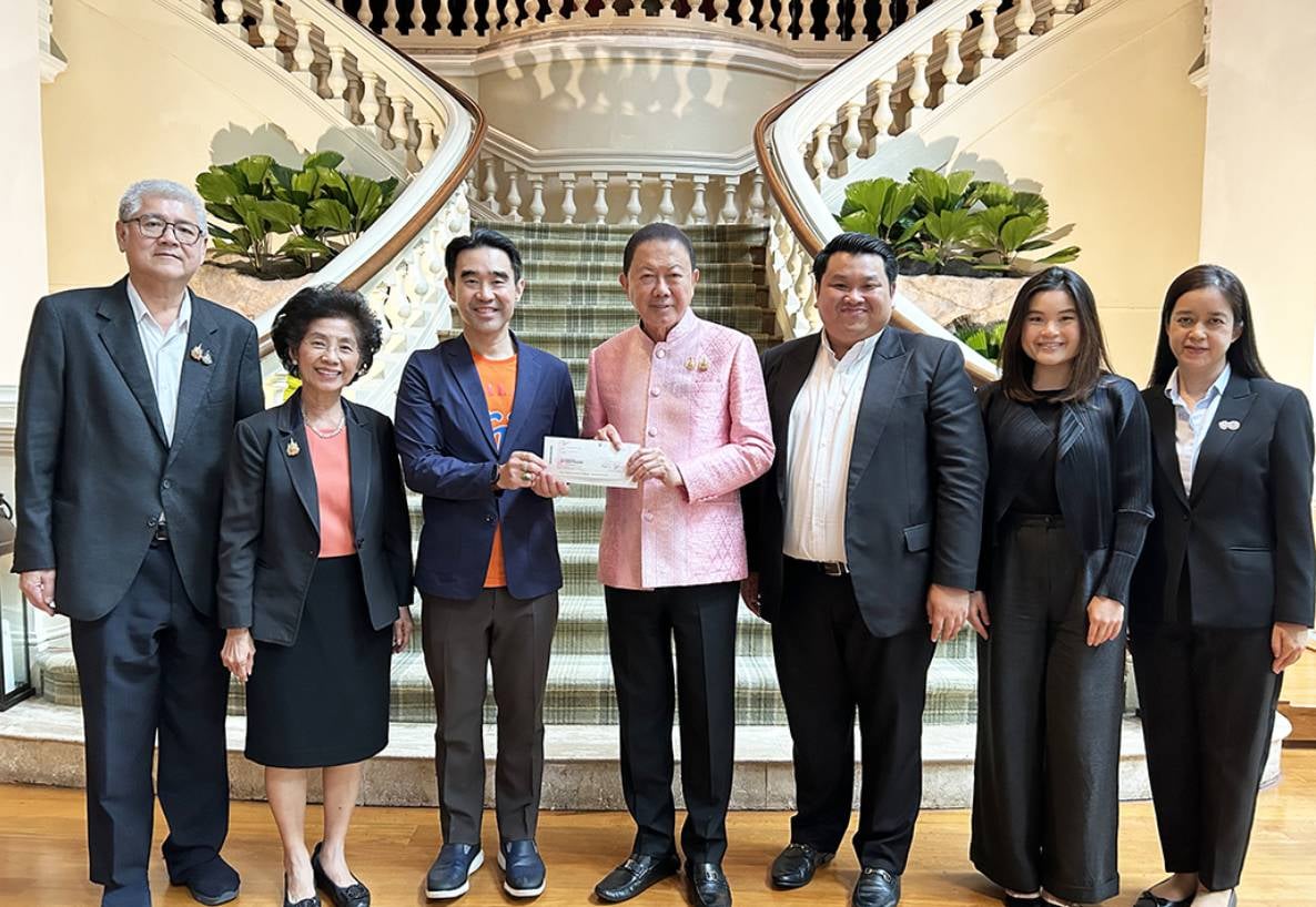 กลุ่มบีเจซี บิ๊กซี มอบเงินสนับสนุนการจัดการแข่งขันฟุตบอลหญิงอายุไม่เกิน 17 ปี ระหว่างทีมชาติไทยกับเวียดนามให้กับสภาธุรกิจไทย-เวียดนาม