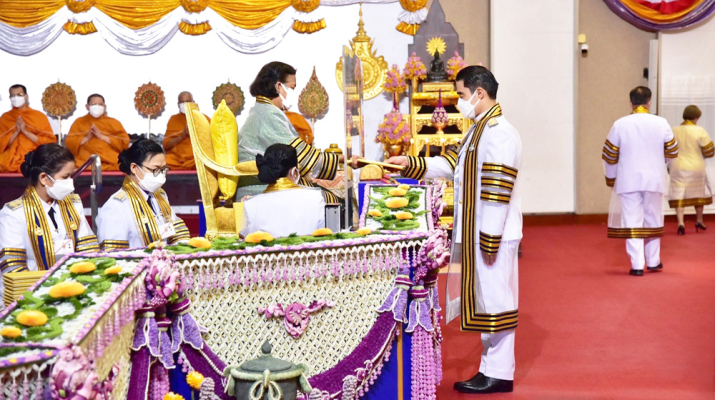 คุณอัศวิน เตชะเจริญวิกุล เข้ารับพระราชทานปริญญาวิทยาศาสตรดุษฎีบัณฑิตกิตติมศักดิ์ สาขาวิทยาศาสตร์และเทคโนโลยีการอาหาร มหาวิทยาลัยเทคโนโลยีราชมงคลสุวรรณภูมิ