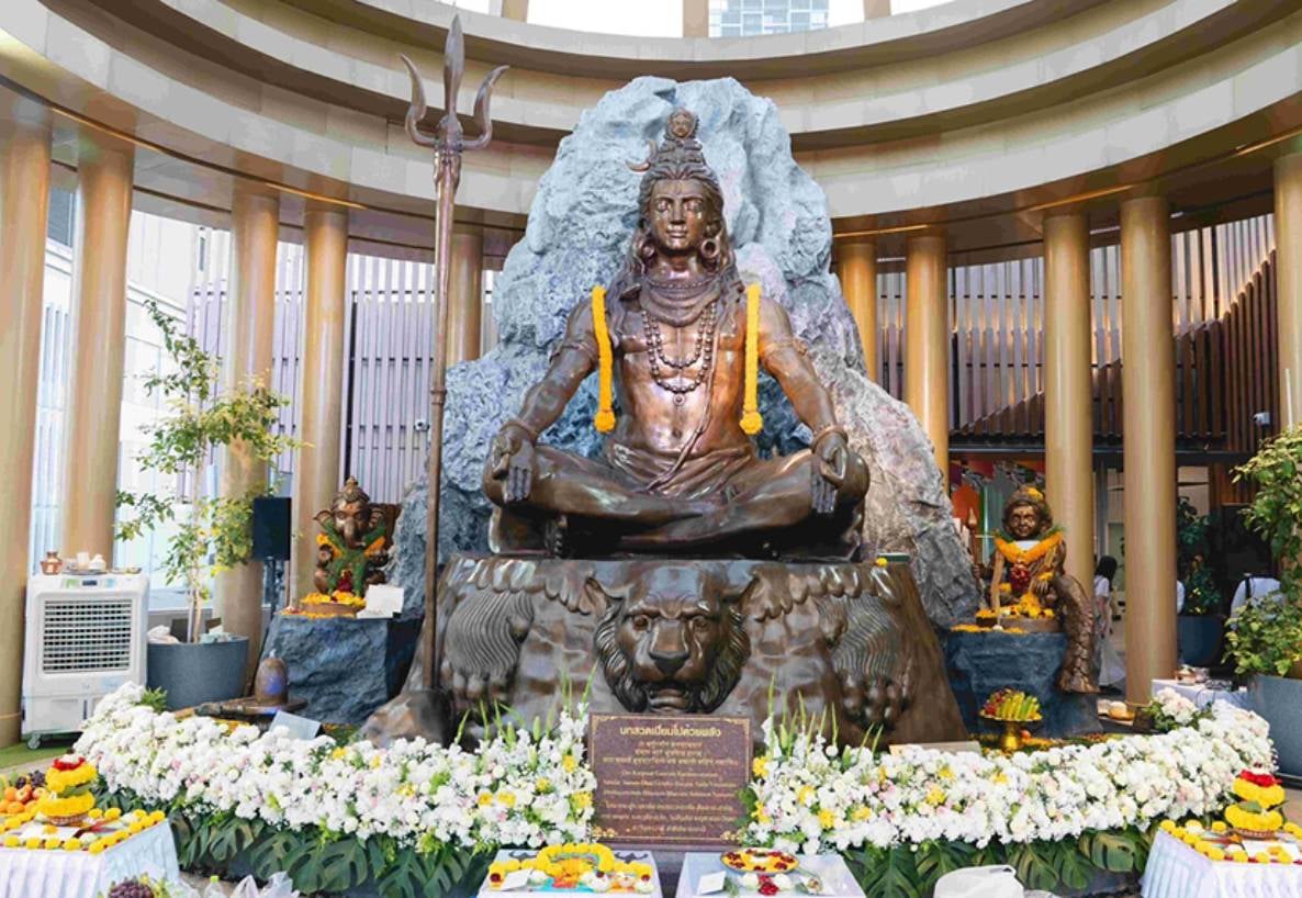 กลุ่มบีเจซี บิ๊กซี จัดพิธีสถาปนาองค์พระพิฆเนศปางเด็ก และองค์พระขันธกุมารปางเด็ก  พร้อมประกาศความสมบูรณ์แห่งการประดิษฐาน “ครอบครัวมหาเทพ”