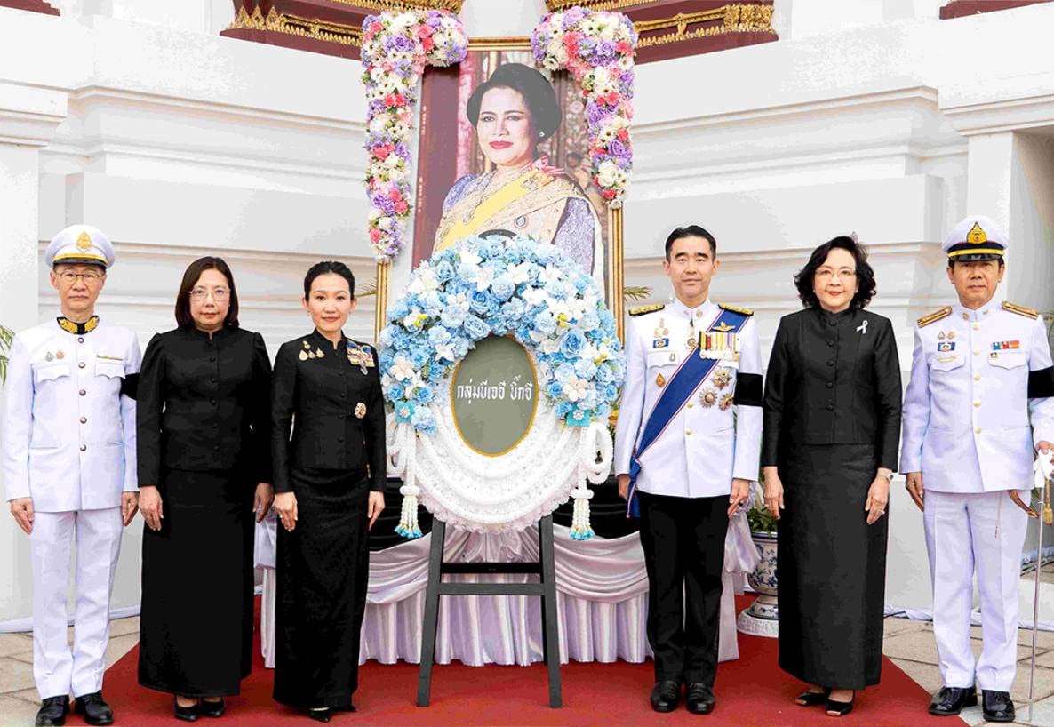 กลุ่มบีเจซี บิ๊กซี ถวายพวงมาลาน้อมรำลึกในพระมหากรุณาธิคุณ  สมเด็จพระนางเจ้าสิริกิติ์ พระบรมราชินีนาถ พระบรมราชชนนีพันปีหลวง
