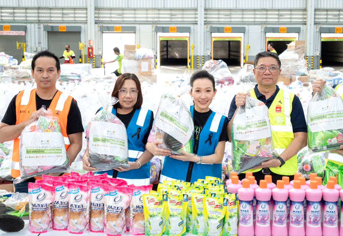 กลุ่มบีเจซี บิ๊กซี ระดมพลังจิตอาสาจัดทำถุงยังชีพและถุงฟื้นฟู  ส่งความช่วยเหลืออย่างต่อเนื่องแก่ผู้ได้รับผลกระทบจากอุทกภัยภาคใต้
