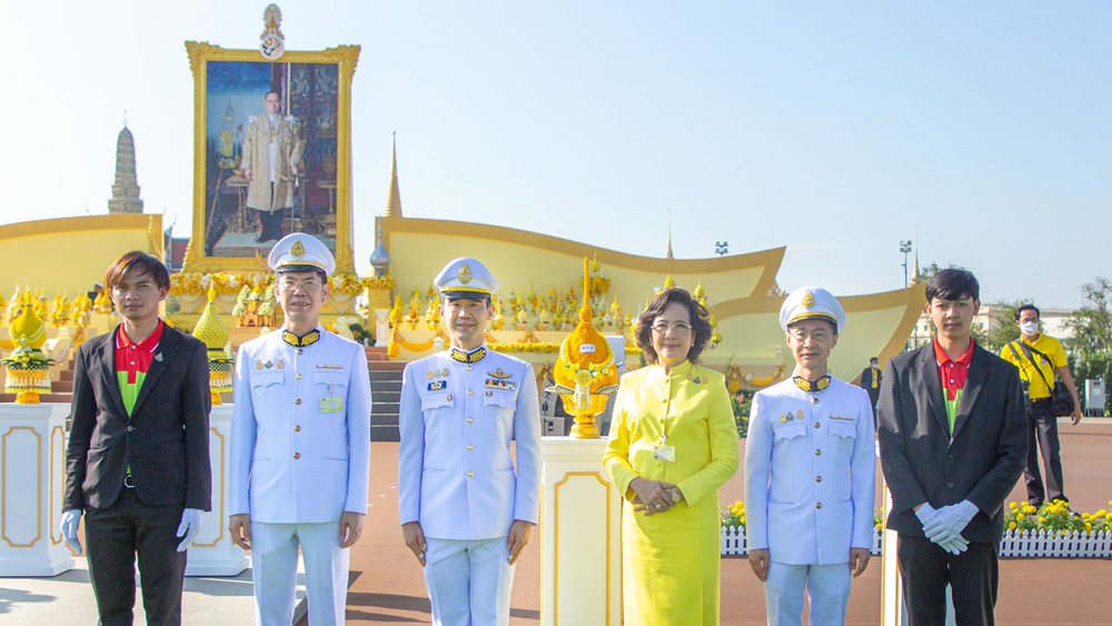 กลุ่มบีเจซี บิ๊กซี ร่วมพิธีทำบุญตักบาตรถวายเป็นพระราชกุศล เนื่องในวันคล้ายวันพระบรมราชสมภพ พระบาทสมเด็จพระบรมชนกาธิเบศร มหาภูมิพลอดุลยเดชมหาราช บรมนาถบพิตร วันชาติ และวันพ่อแห่งชาติ ณ ท้องสนามหลวง