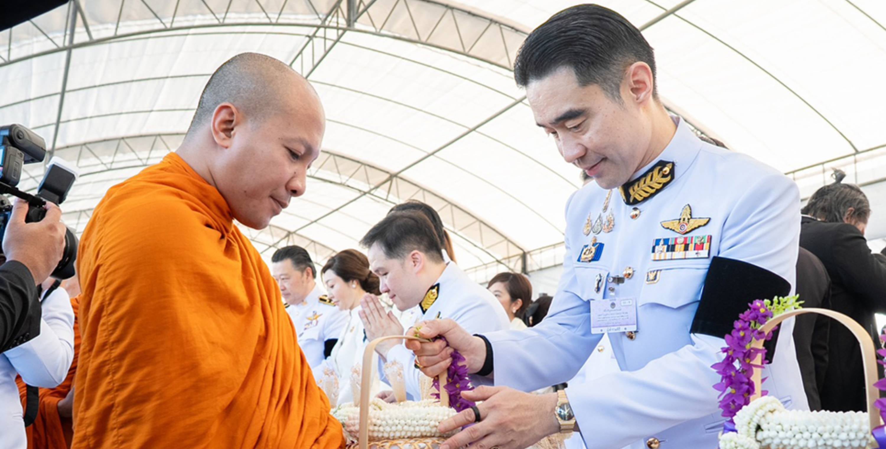 กลุ่มบีเจซี บิ๊กซี ร่วมพิธีเฉลิมพระเกียรติ  เนื่องในโอกาสพระราชพิธีมหามงคลเฉลิมพระชนมพรรษา ๔ รอบ สมเด็จพระนางเจ้า ฯ พระบรมราชินี