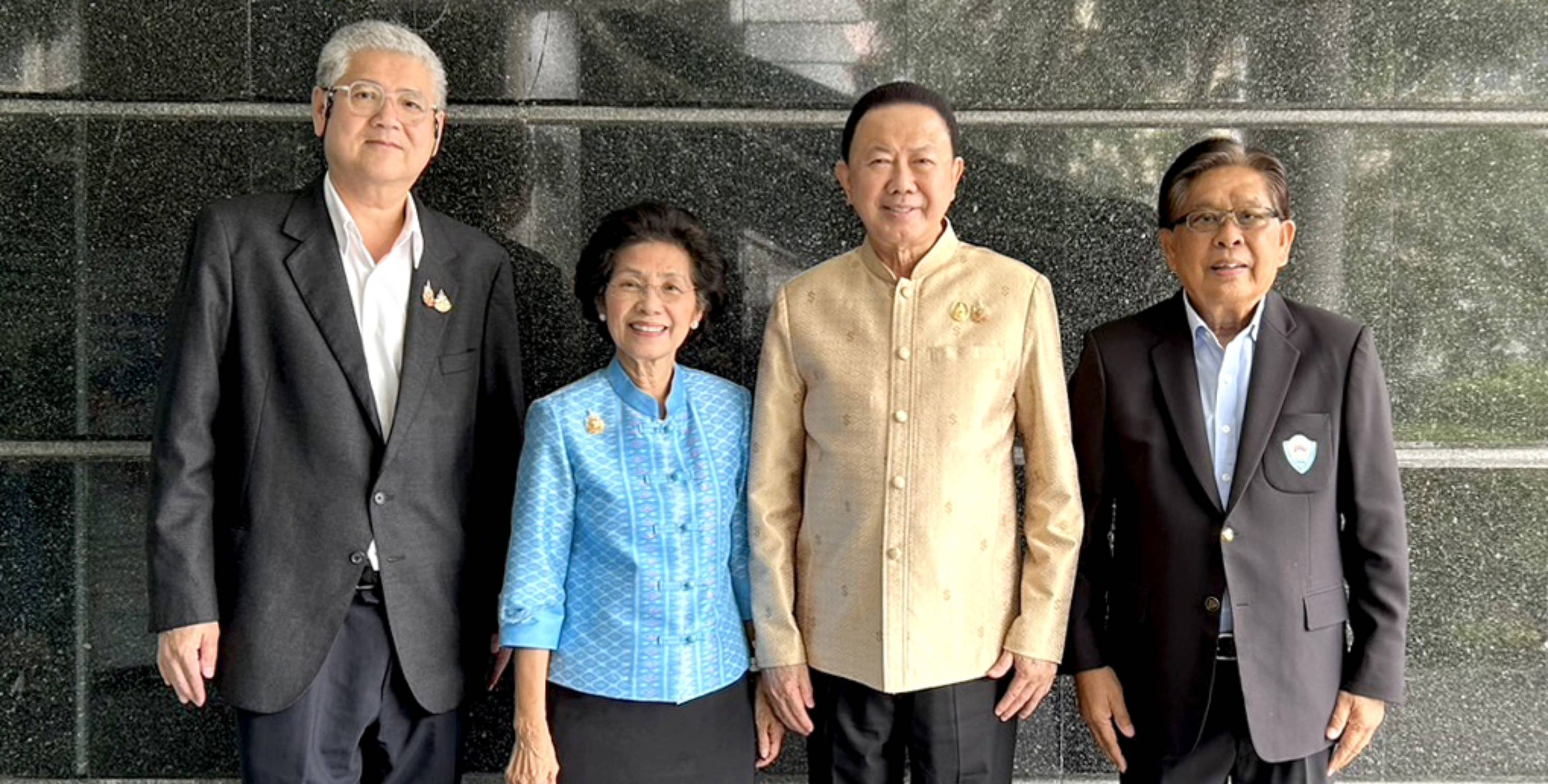 กลุ่มบีเจซี บิ๊กซี จับมือหอการค้าไทย ลงนามความร่วมมือ  ว่าด้วยเรื่องการขับเคลื่อนศูนย์ประสานงานและประชาสัมพันธ์สินค้าเกษตรและอาหาร