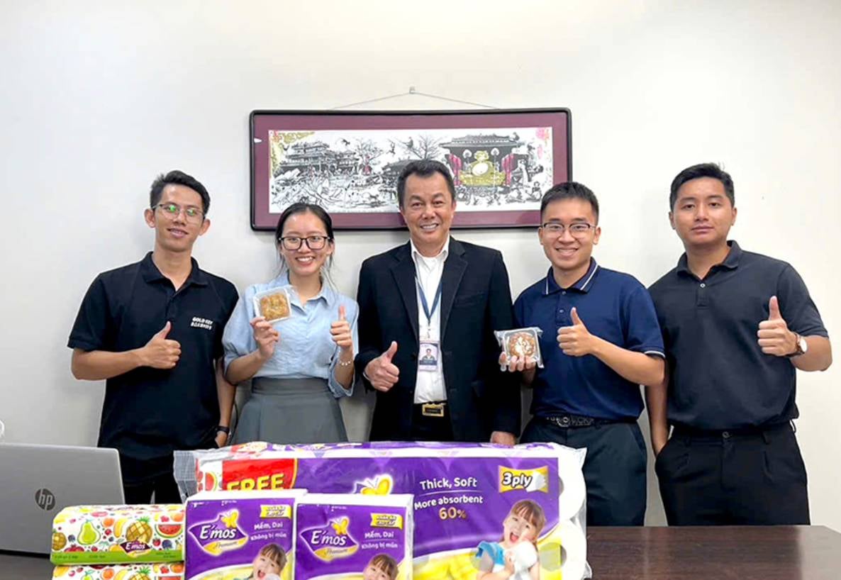 E’mos เดินหน้ารณรงค์ปกป้องผู้บริโภคจากสินค้าปลอมในเวียดนาม  ร่วมมือกับสถานีโทรทัศน์ VTV9 ผลิตวิดีโอให้ความรู้เรื่องความปลอดภัยของผลิตภัณฑ์สุขอนามัย