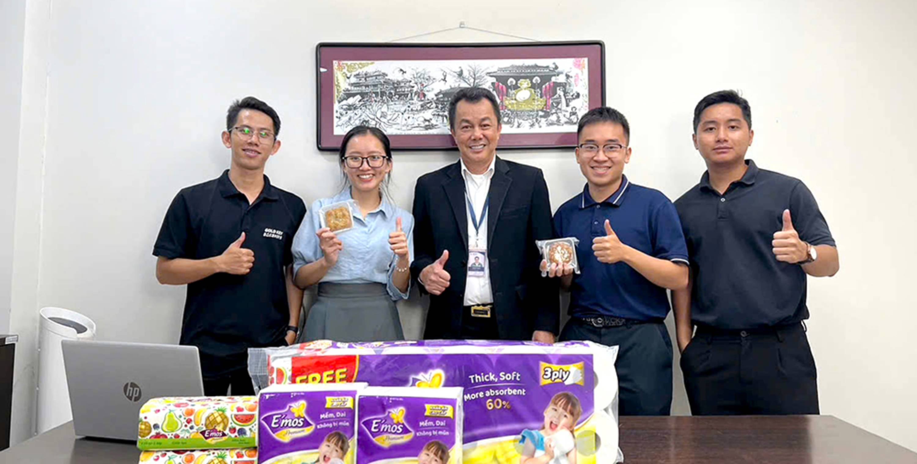 E’mos เดินหน้ารณรงค์ปกป้องผู้บริโภคจากสินค้าปลอมในเวียดนาม  ร่วมมือกับสถานีโทรทัศน์ VTV9 ผลิตวิดีโอให้ความรู้เรื่องความปลอดภัยของผลิตภัณฑ์สุขอนามัย